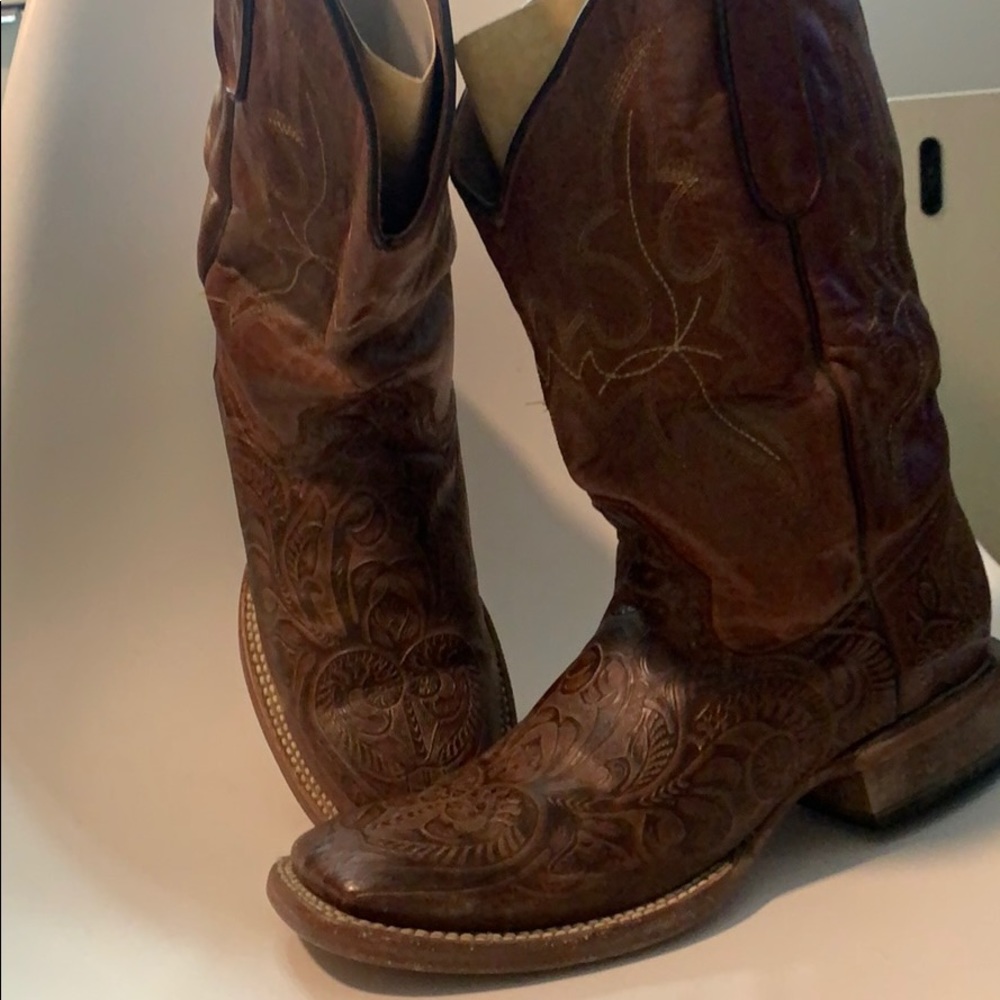 Tanner mark boots